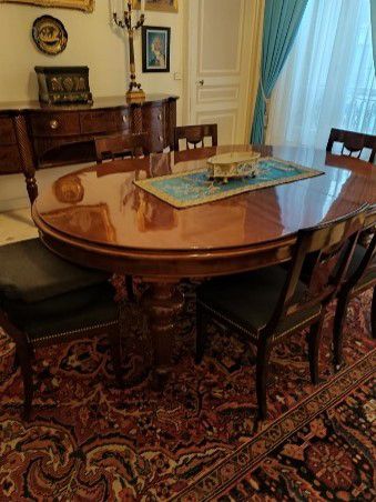 Oval dining table In mahogany and mahogany...