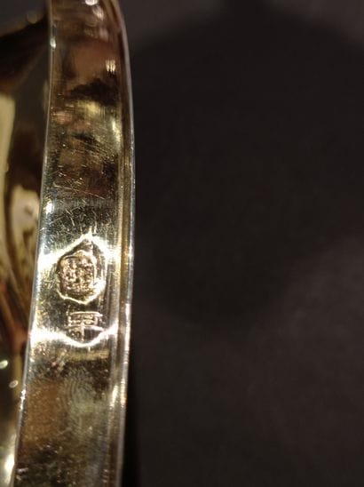 Covered nave sauceboat
In English silver...