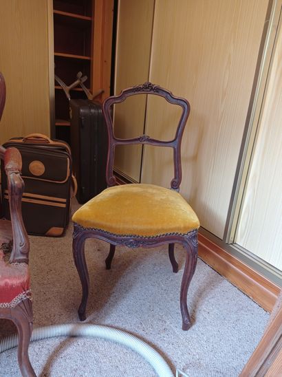 
Pair of chairs



In natural wood



With...