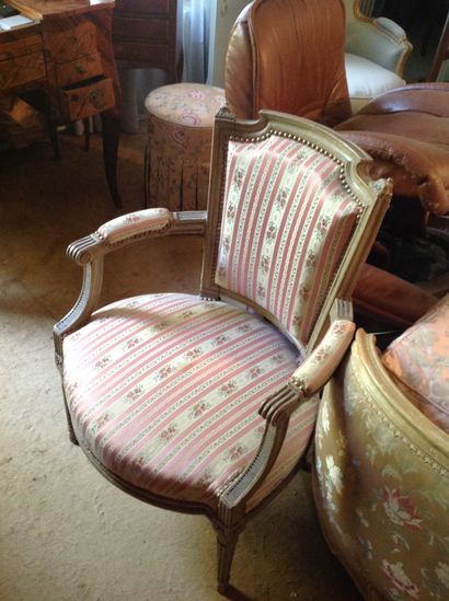 
Cabriolet armchair In natural molded and...