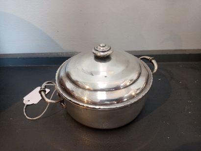 Covered broth
In silver 950°/°°
Paris, 1st...