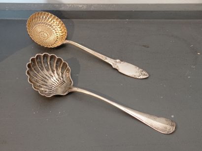 Set of two sugar spoons
In silver 950°/°°...