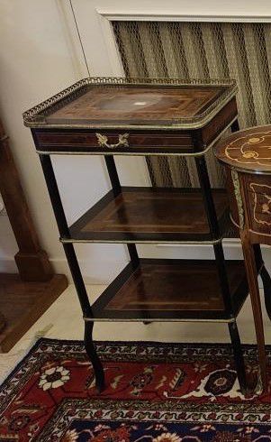 Side table
In wood and blackened wood with...