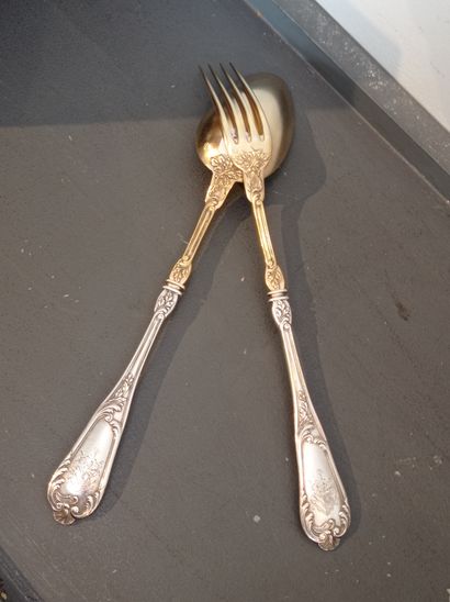 Cutlery service
In silver 950°/°° and vermeil
Armorial...