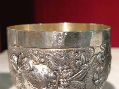 Box forming goblets
In foreign silver superior...
