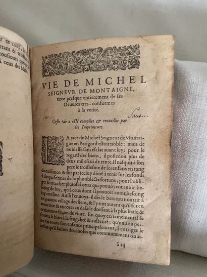 Les Essais de Montaigne 1 volume
Leather...