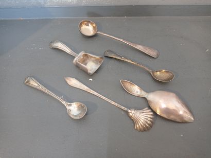 Foreign silver lot 835°/°° and 950°/°° comprising
Salt,...