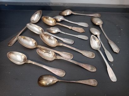 Foreign silver lot 835°/°° and 950°/°° comprising
Salt,...