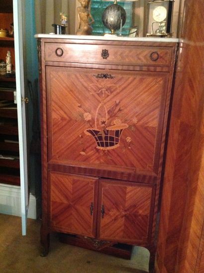 Secretary with flap
In wood veneer and inlaid...