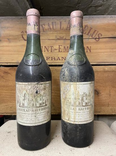 2 Blles (red) Château Haut Brion, 1971 1er...
