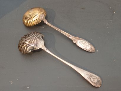 Set of two sugar spoons
In silver 950°/°°...