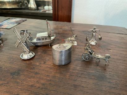 Lot in foreign silver superior to 800°/°°
And...