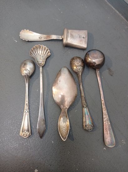 Foreign silver lot 835°/°° and 950°/°° comprising
Salt,...