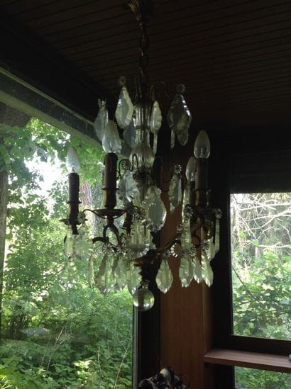 Cage chandelier
Decorated with pendants
Nine...