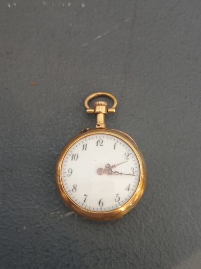 Neck watch
In gold 750°/°°
White enamel dial...