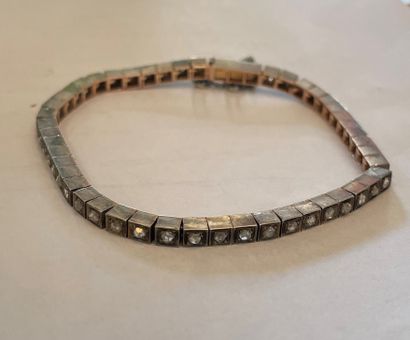 River bracelet
In gold and silver
Set with...