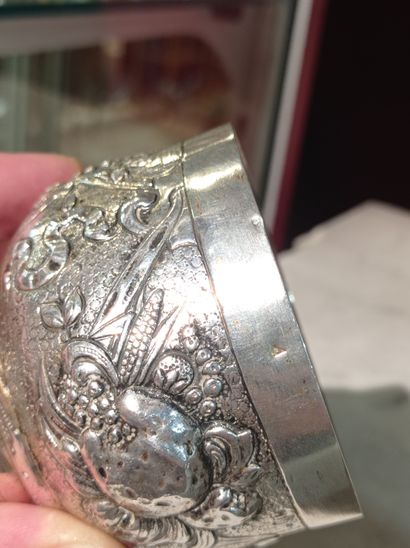 Box forming goblets
In foreign silver superior...