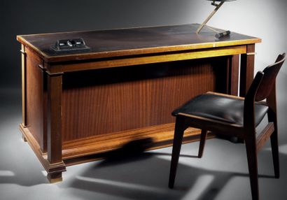 JACQUES ADNET (1900-1984)
Bureau en placage...