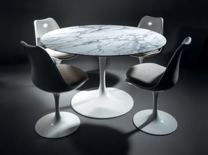 EERO SAARINEN (1910-1961) & KNOLL (ÉDITEUR)
Table...