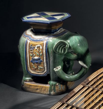 TRAVAIL ANONYME
Éléphants
Paire de bouts...