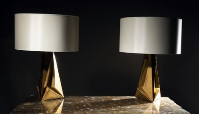 TRAVAIL CONTEMPORAIN
Paire de lampes en plâtre...