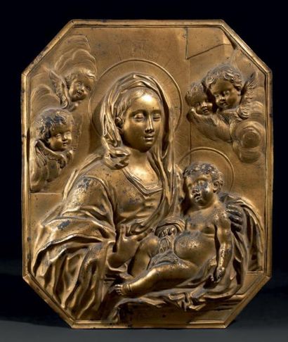 VIERGE À L'ENFANT Plaque en bronze doré dans...