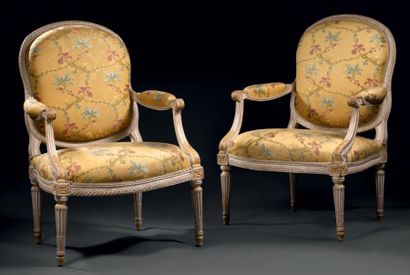 LARGE ET PROFONDE PAIRE DE FAUTEUILS À LA...
