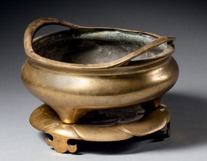 CHINE - Vers 1900
Tripod incense burner and...