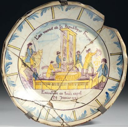 Earthenware plate with polychrome decoration...