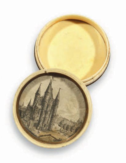 Lot de 3 boîtes rondes : une en bois verni...