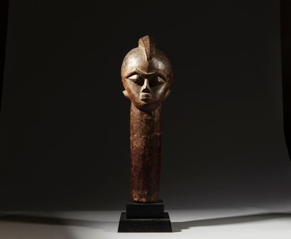 Tête Lobi, Burkina Faso
Bois
H. 57 cm

Provenance...