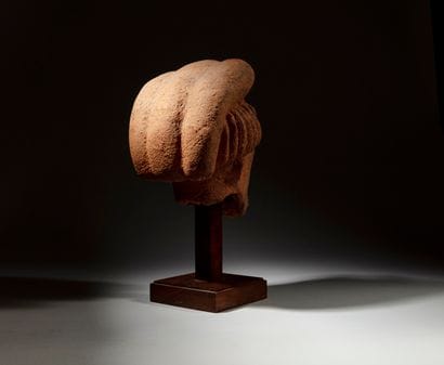 Tête Nok, Nigeria
Terre cuite
H. 29 cm

Test...