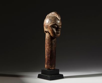 Tête Lobi, Burkina Faso
Bois
H. 57 cm

Provenance...
