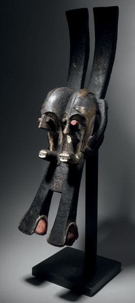 Masque Ijo, Nigeria
Bois
H. 84 cm

Provenance...