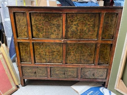 ASIE
Charmant cabinet à casiers
Ouvrant en...