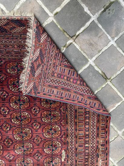 Old BOUKKHARA carpet with Gul decoration
200...