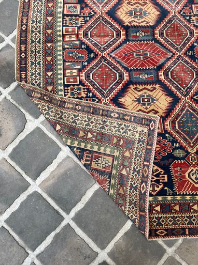 CAUCASE carpet In wool
With geometrical decoration
172...