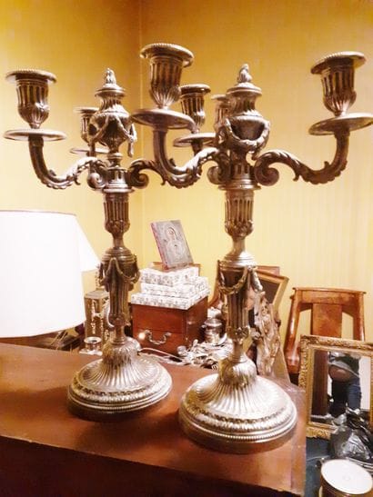 Paire de candélabres
En métal argenté
A trois...