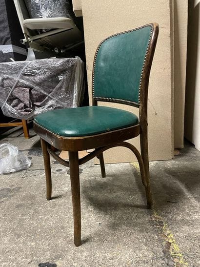 Suite de quatre chaises de bistrot
En bois...