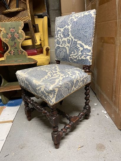 Chaise à dossier droit
En bois tourné
Les...