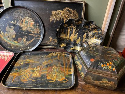 Set of objects in imitation of Oriental lacquer
Including...