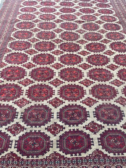 Turkmen carpet (warp, weft and wool pile)
Turkmenistan,...