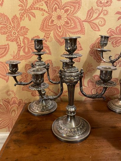 Paire de candélabres à trois feux
En métal...