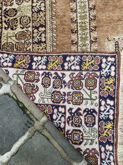 TRANSYLVANIAN CARPET In silk
With stones...