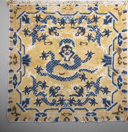 Square Chinese rug
Central field decorated...