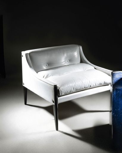 Gio PONTI (1891-1979) & POLTRONA FRAU (éditeur)
Armchair...