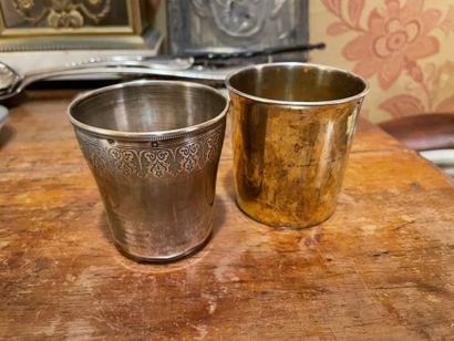 Deux gobelets curon
En argent 925°/°°°
P....