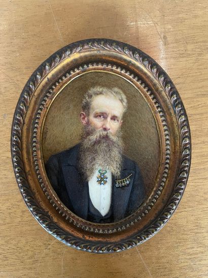 Set of three miniatures including :
- DELAPLACE...
