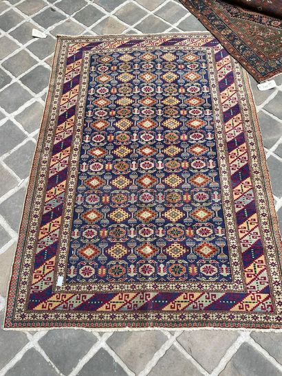 Lot de trois tapis 