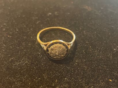 Cushion ring
Two 750°/°° gold
Ornamented...